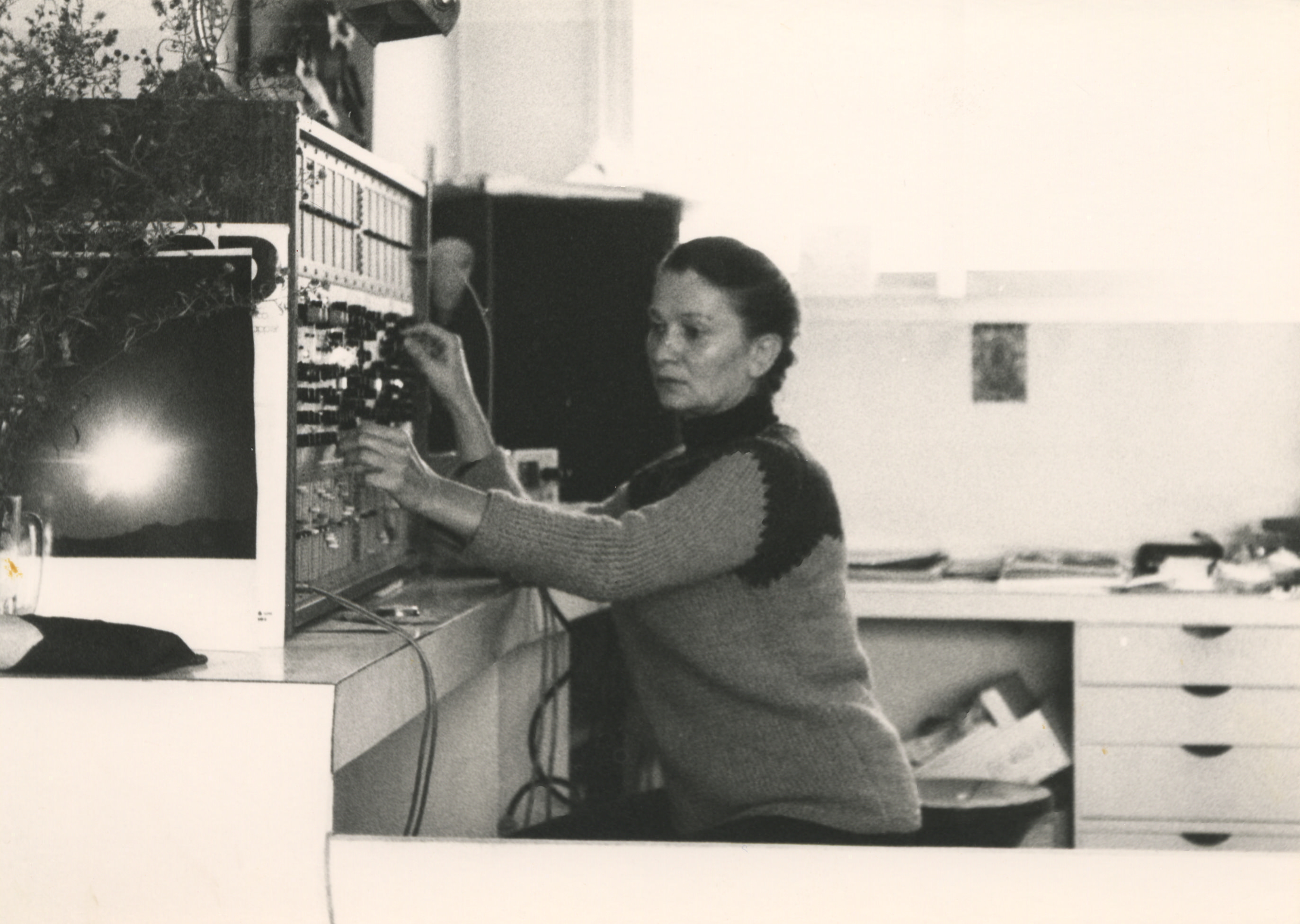 Éliane Radigue’s studio at 22 rue Liancourt, Paris, ca. 1980s. Courtesy Fonds Éliane Radigue.